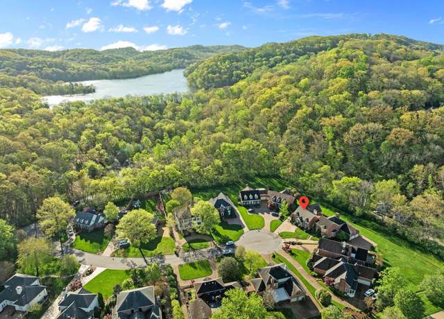 Property at 5212 Shenandoah Ct, Nashville, TN 37220, 4 beds, 4 baths