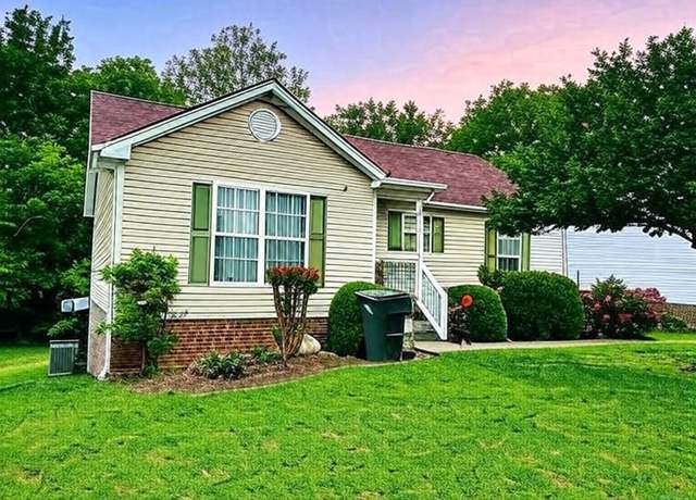 Property at 119 Sleepy Hollow Dr, Springfield, TN 37172, 3 beds, 3 baths