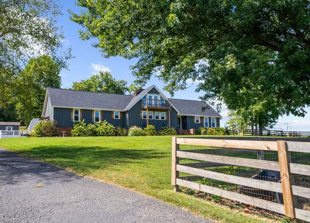 Property at 1633 Saundersville Rd, Hendersonville, TN 37075, 4 beds, 3 baths