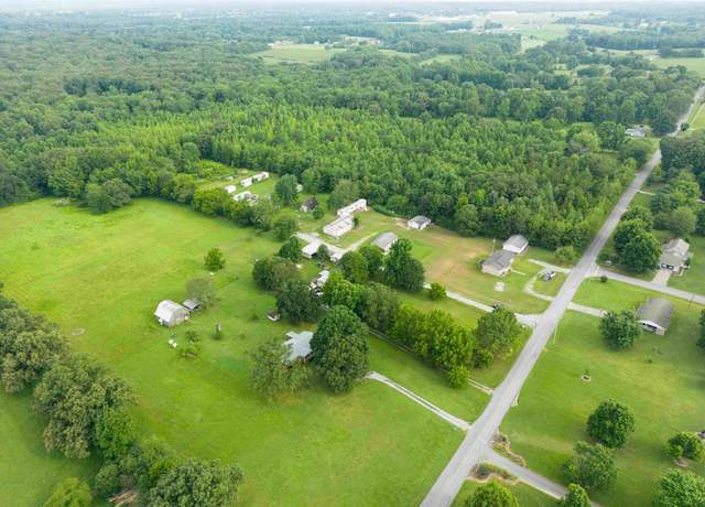 Property at 3 Appletree Ln, Fayetteville, TN 37334, 5 beds, 3 baths