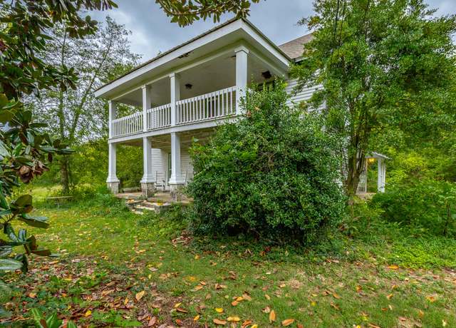 Property at 2419 Maple St, Chattanooga, TN 37406, 4 beds, 2 baths