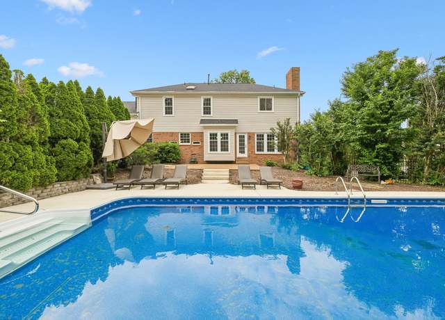Property at 410 Springhouse Ct, Franklin, TN 37067, 5 beds, 2.5 baths