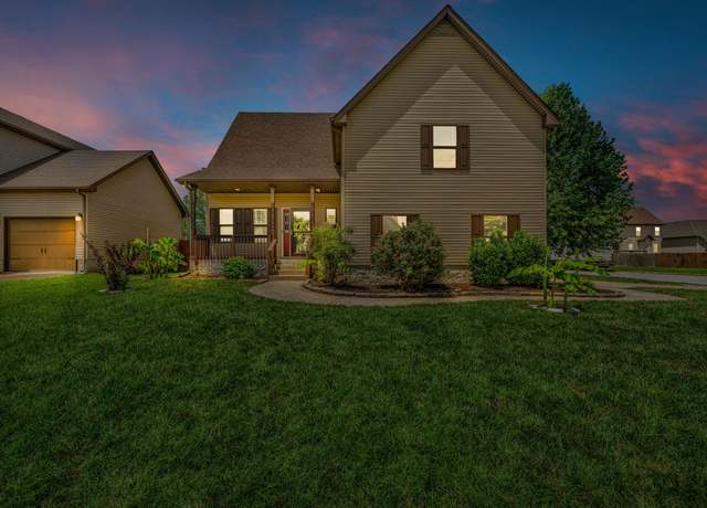 Property at 696 Sly Fox Dr, Clarksville, TN 37040, 5 beds, 3 baths