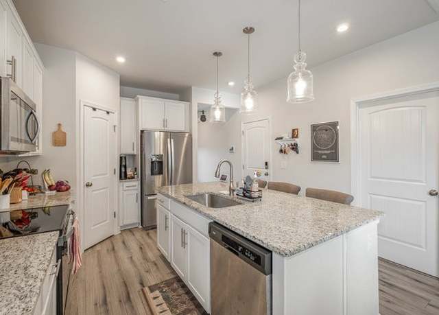 Property at 171 Fister Dr, Lebanon, TN 37090, 3 beds, 2.5 baths
