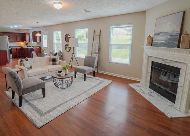 Property at 1025 Gannett Rd, Hendersonville, TN 37075, 3 beds, 2.5 baths
