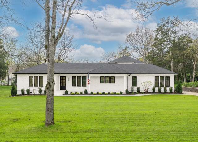Property at 729 Templeton Dr, Nashville, TN 37205, 5 beds, 4.5 baths