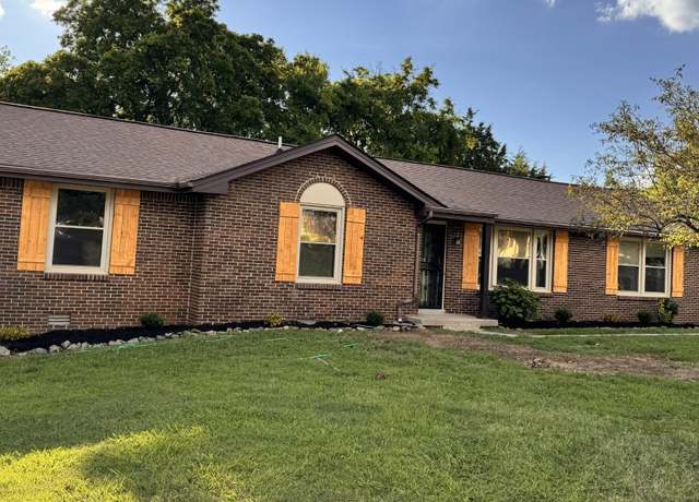 Property at 318 Donna Dr, Hendersonville, TN 37075, 4 beds, 3 baths
