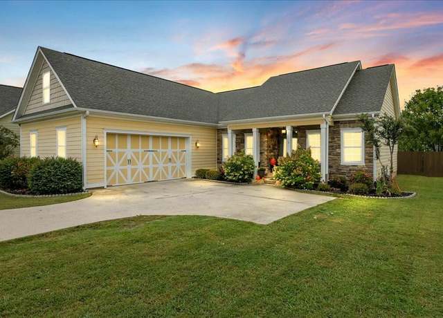 Property at 8491 Fenwick Dr, Ooltewah, TN 37363, 3 beds, 2 baths