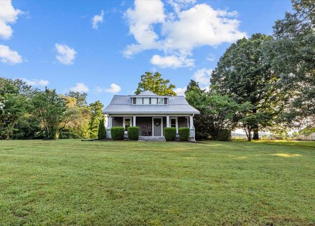 Property at 3010 Vanleer Hwy, Charlotte, TN 37036, 3 beds, 2.5 baths