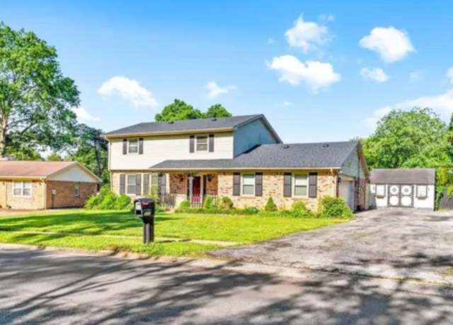 Property at 111 Woodmont Dr, Hopkinsville, KY 42240, 4 beds, 2.5 baths