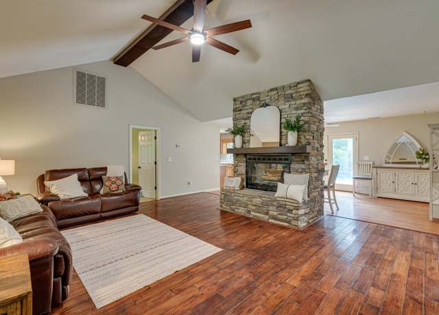 Property at 4298 Kedron Rd, Spring Hill, TN 37174, 3 beds, 2.5 baths