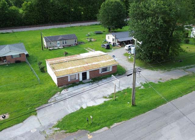 Property at 427 Medlin Pike, Evensville, TN 37332, 2 beds, 1 bath