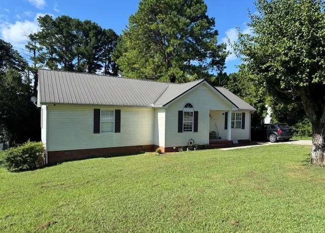 Property at 418 Pace St, Mcminnville, TN 37110, 3 beds, 2 baths