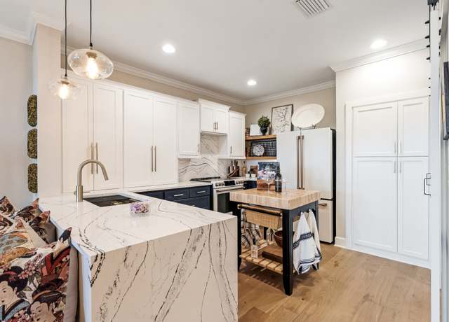 Property at 309 Seven Springs Way #403, Brentwood, TN 37027, 2 beds, 2 baths