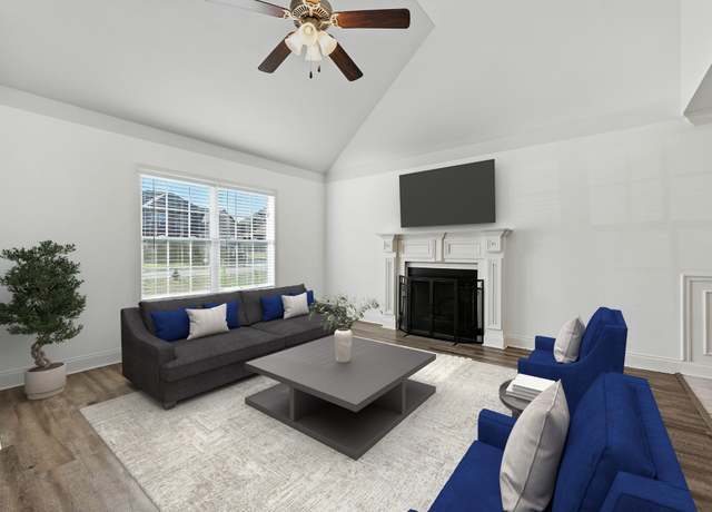 Property at 1076 Thrasher Dr, Clarksville, TN 37040, 3 beds, 2 baths