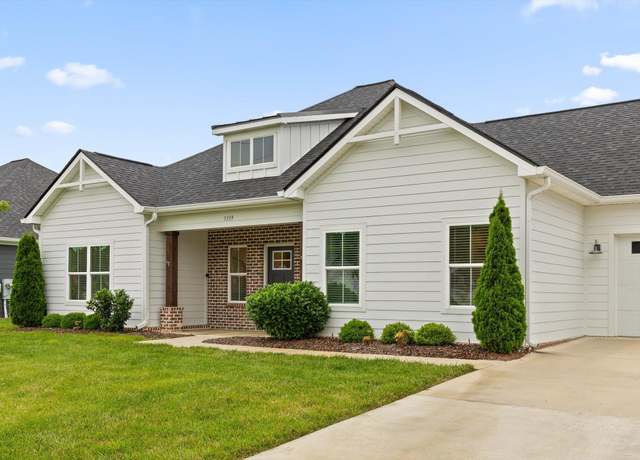 Property at 3339 Stone Creek Dr, Chattanooga, TN 37405, 2 beds, 2.5 baths