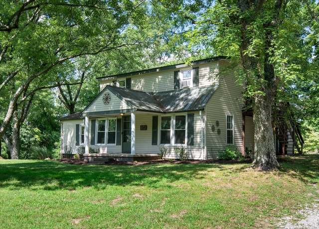 Property at 972 Weeping Willow Rd, Hendersonville, TN 37075, 3 beds, 2 baths