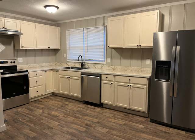 Property at 1000 Davis Hollow Rd, Minor Hill, TN 38473, 3 beds, 2 baths