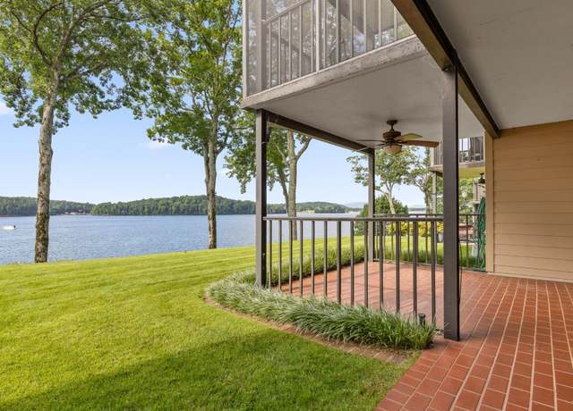 Property at 4336 Lakeshore Ln, Chattanooga, TN 37415, 2 beds, 2 baths