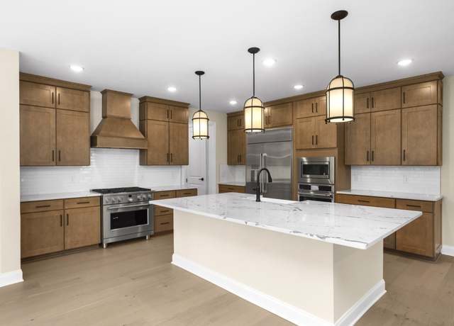 Property at 5958 Hunt Valley Dr, Spring Hill, TN 37174, 4 beds, 3 baths