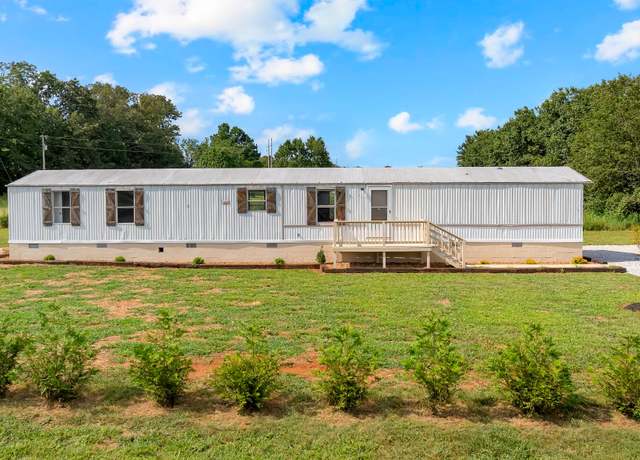 Property at 232 Cole Ln, Belvidere, TN 37306, 3 beds, 2 baths