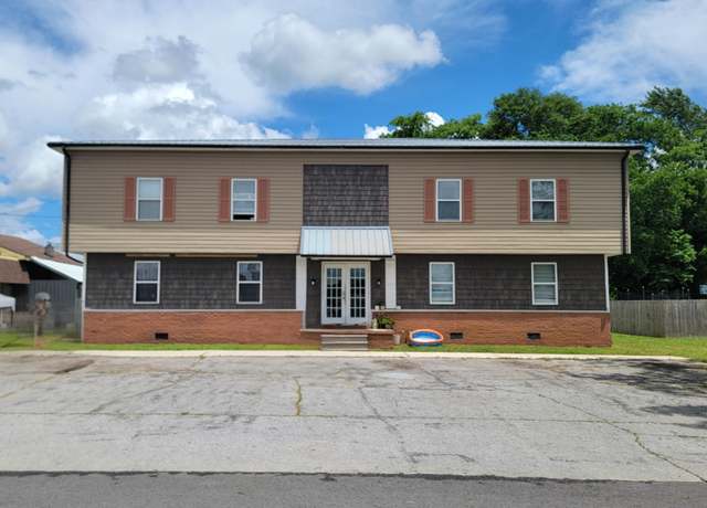 Property at 103 White St, Mcminnville, TN 37110, 8 beds, 4 baths
