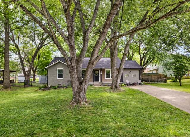 Property at 409 Bluff Dr, Clarksville, TN 37043, 3 beds, 2 baths