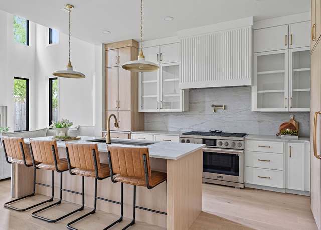 Property at 219 Chamberlin St, Nashville, TN 37209, 4 beds, 4.5 baths