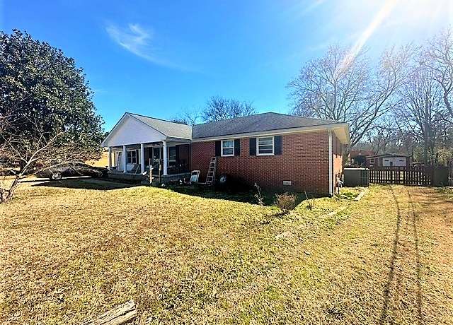 Property at 1106 Bagley Dr, Fayetteville, TN 37334, 3 beds, 2 baths