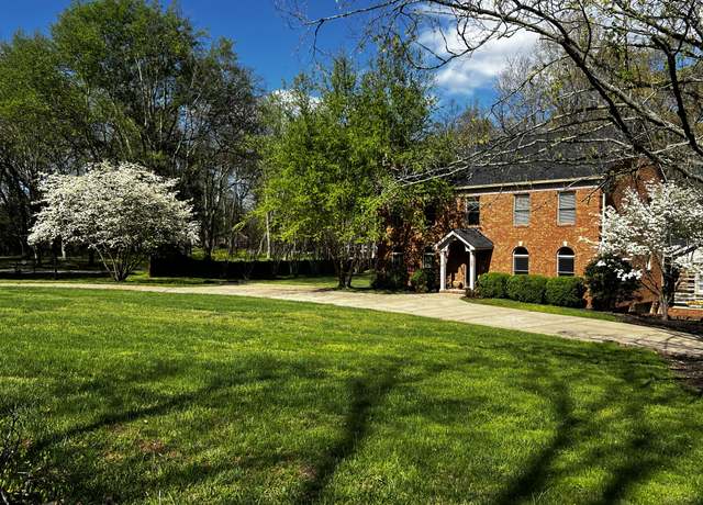 Property at 1203 Graymere Manor Rd, Columbia, TN 38401, 5 beds, 4.5 baths