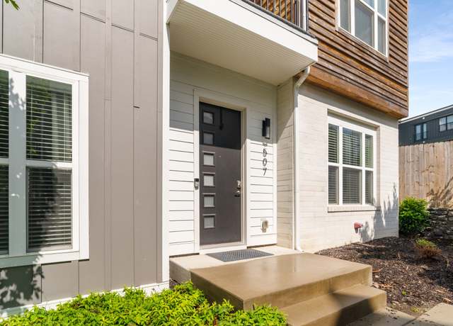 Property at 507 Vernon Cir, Nashville, TN 37209, 2 beds, 2.5 baths