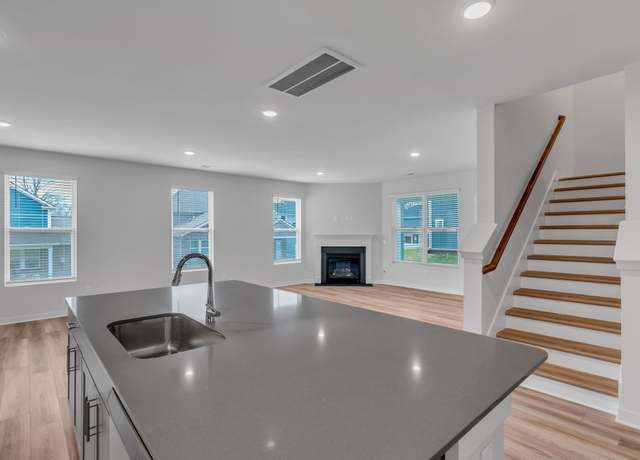Property at 576 Gingerwood Ln, Hendersonville, TN 37075, 4 beds, 3.5 baths