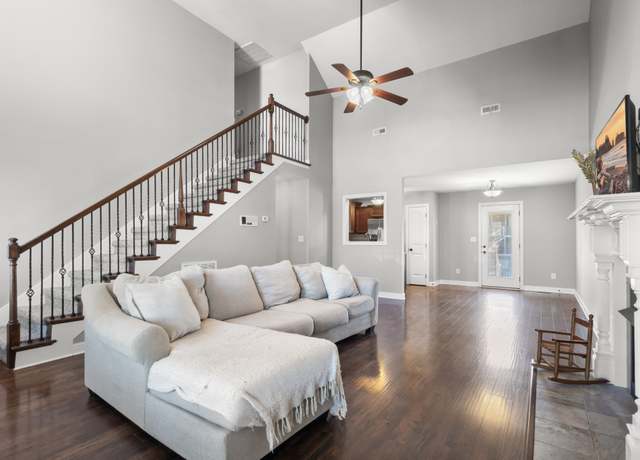 Property at 3754 Tradewinds Ter, Clarksville, TN 37040, 3 beds, 2.5 baths