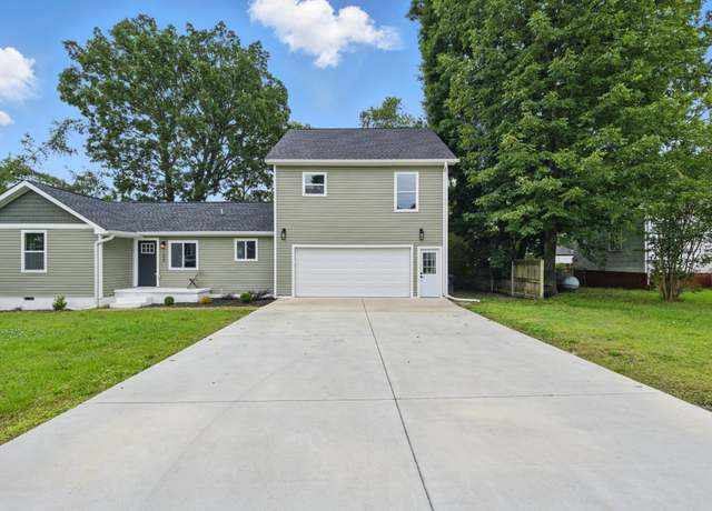 Property at 1024 Hurst St, Chattanooga, TN 37412, 5 beds, 3 baths