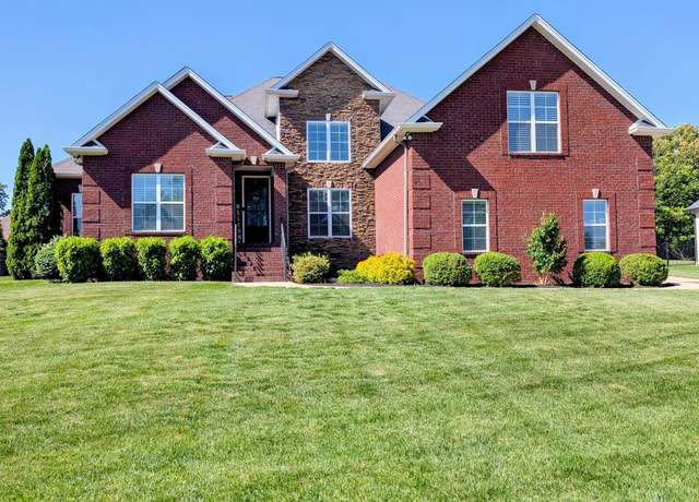 Property at 111 Renee Ct, Cottontown, TN 37048, 3 beds, 3.5 baths