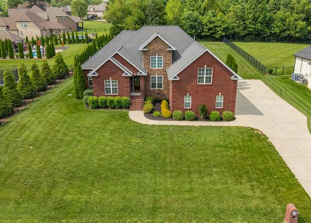 Property at 111 Renee Ct, Cottontown, TN 37048, 3 beds, 3.5 baths
