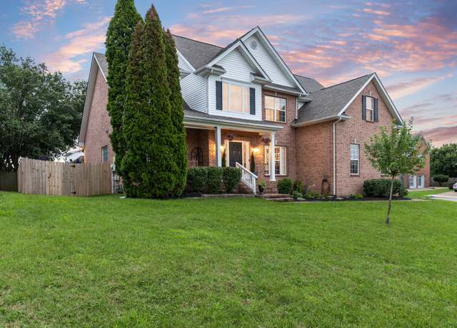 Property at 116 Fieldcrest Dr, Hendersonville, TN 37075, 5 beds, 3 baths