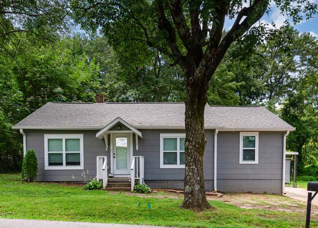 Property at 104 Morningside Dr, Portland, TN 37148, 3 beds, 2 baths