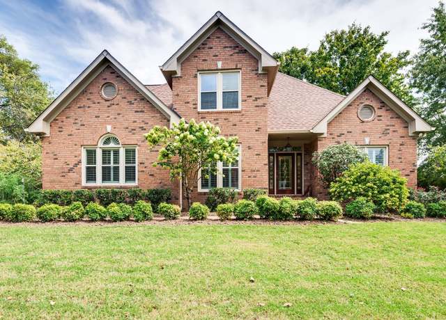 Property at 901 Kingfisher Pt, Nashville, TN 37221, 4 beds, 3.5 baths