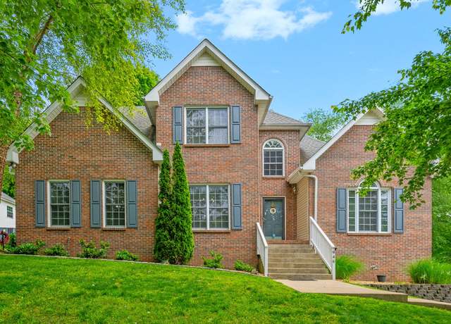 Property at 946 Glenraven Dr, Clarksville, TN 37043, 4 beds, 3.5 baths