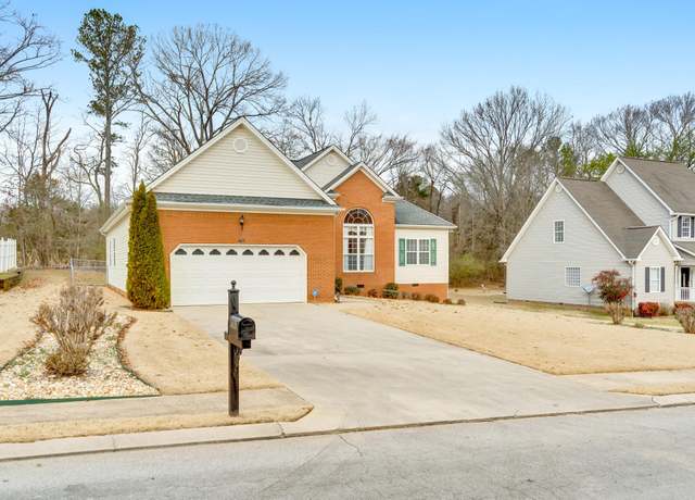 Property at 7782 Prince Dr, Ooltewah, TN 37363, 3 beds, 2.5 baths