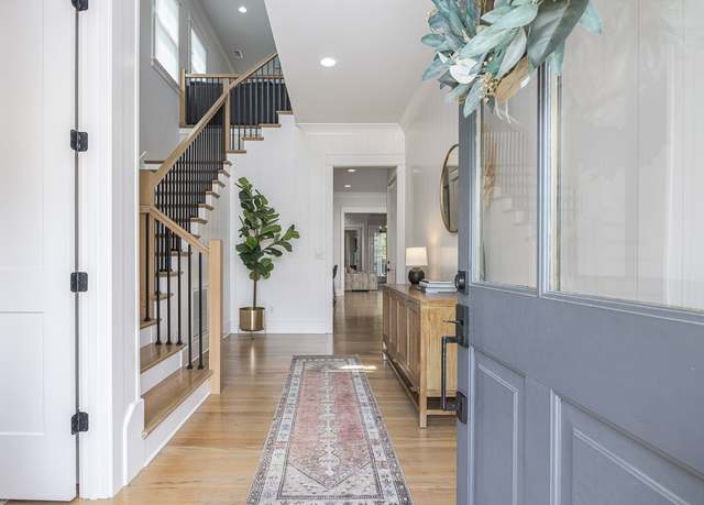 Property at 1008A Grandview Dr, Nashville, TN 37204, 4 beds, 4.5 baths