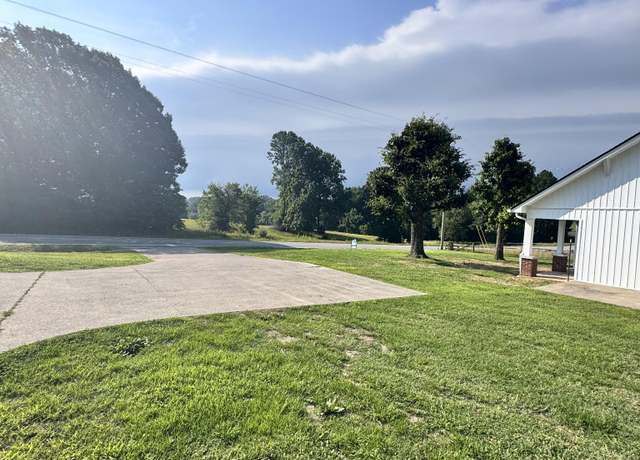 Property at 605 Fairfield Rd, Westmoreland, TN 37186, 2 beds, 2.5 baths