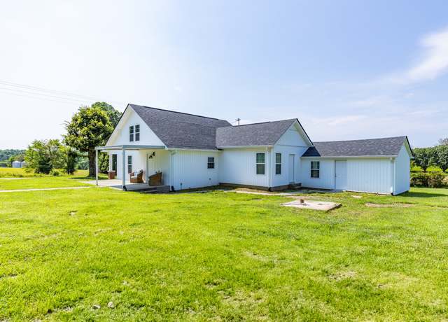 Property at 605 Fairfield Rd, Westmoreland, TN 37186, 2 beds, 2.5 baths