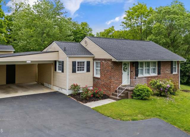 Property at 5702 Dogwood Rd, Knoxville, TN 37918, 2 beds, 2 baths
