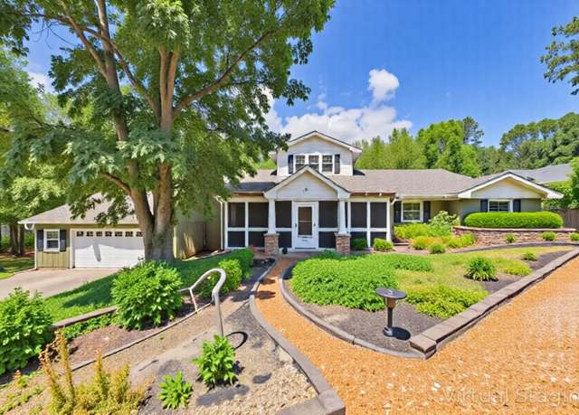 Property at 796 Blue Springs Blvd, Cadiz, KY 42211, 3 beds, 3 baths