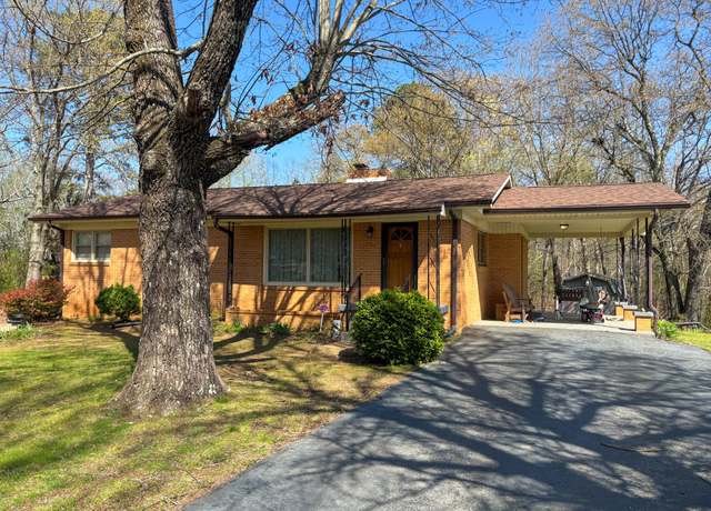 Property at 126 Zimmerman St, Hohenwald, TN 38462, 3 beds, 1.5 baths
