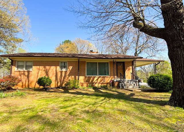 Property at 126 Zimmerman St, Hohenwald, TN 38462, 3 beds, 1.5 baths