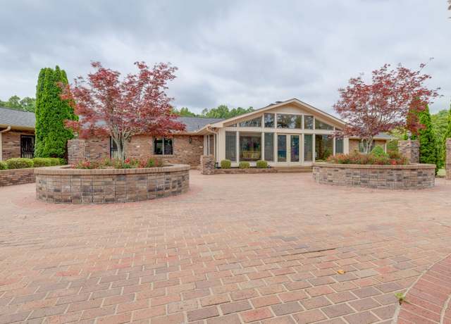 Property at 4498 Highway 47 N, Charlotte, TN 37036, 5 beds, 5.5 baths