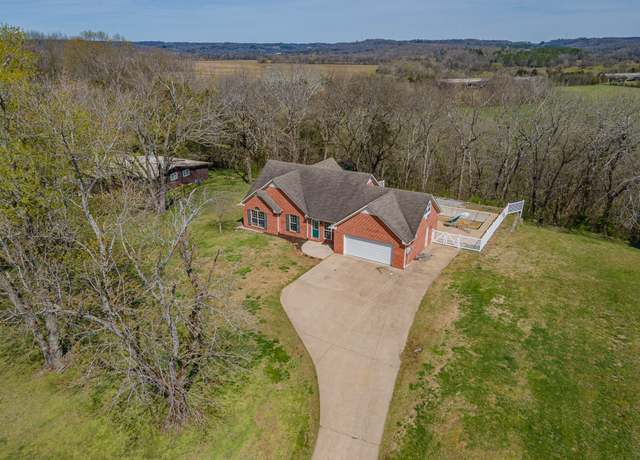 Property at 540 Jenny Ln, Pulaski, TN 38478, 3 beds, 2.5 baths